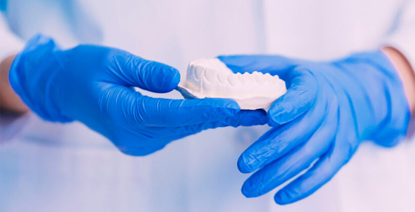 Odabir boje prilikom zubnog nadomjestka